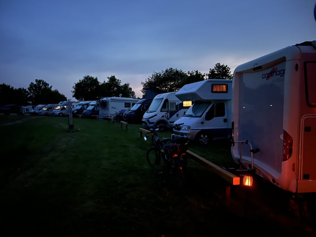 Bootshafen-Wohnmobil-Stellplätze Marina Mehlbergen